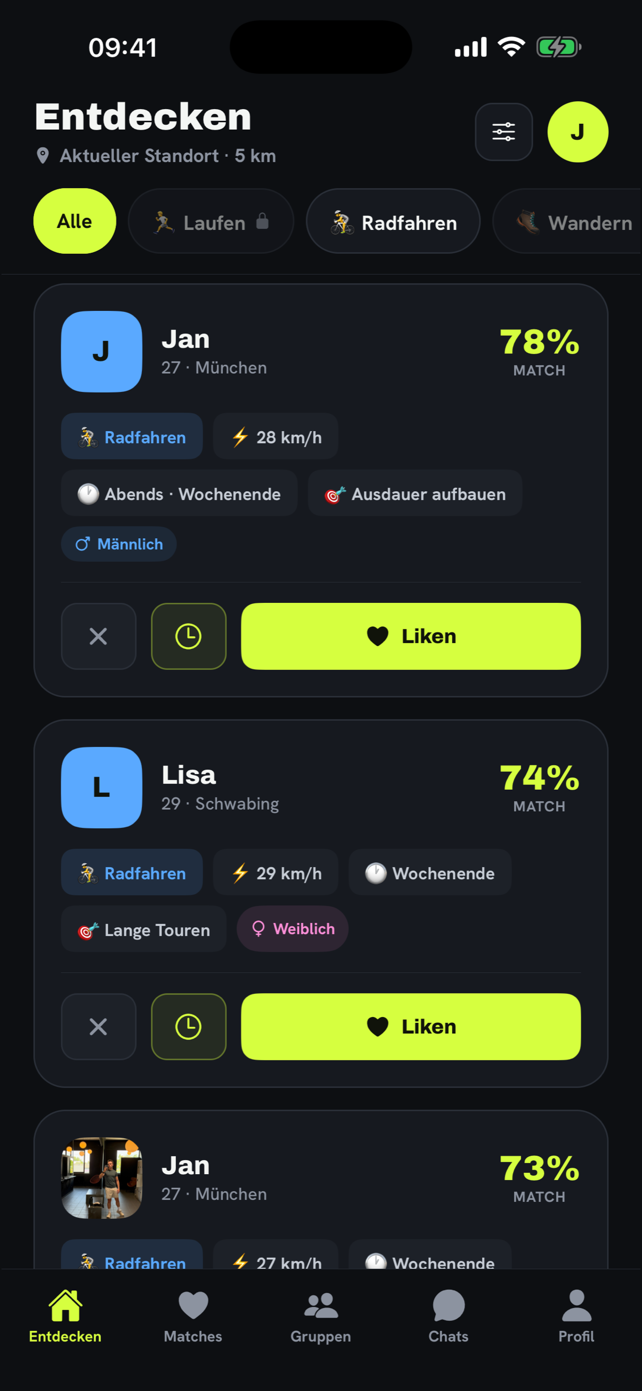 PaceMate Entdecken-Feed mit Trainingspartnern und Match-Scores